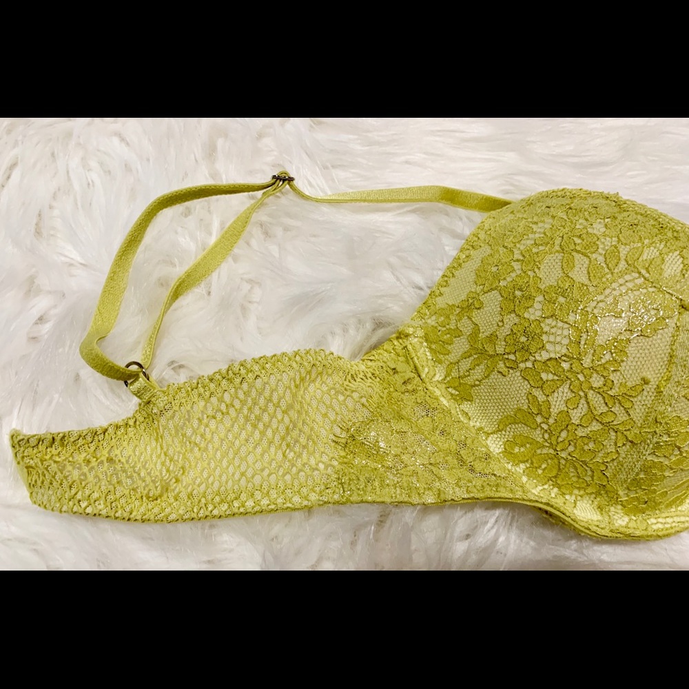 Victoria’s Secret Bra - Picture 3 of 4